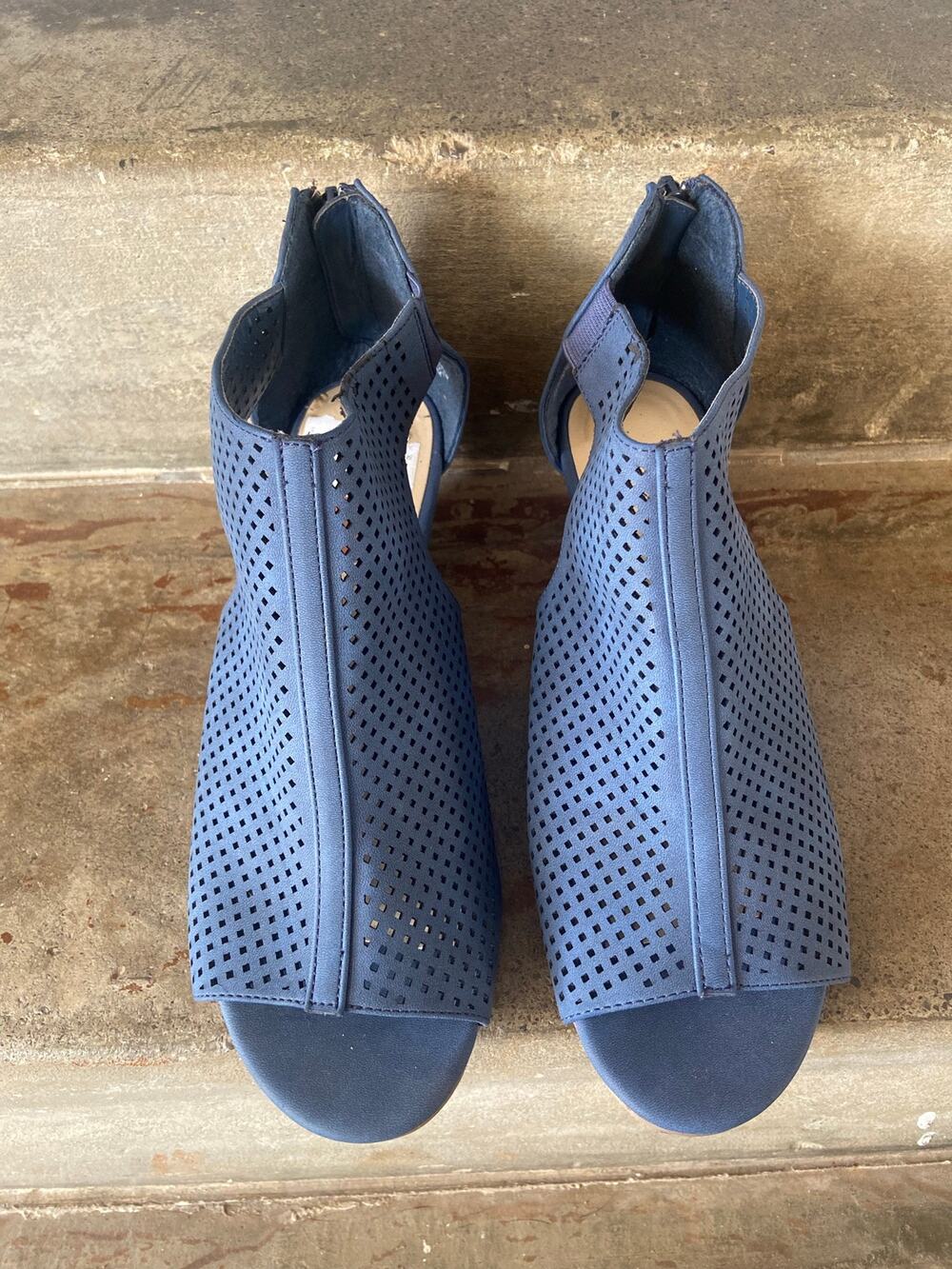 Me Too navy blue peep toe wedge perforated upper and back zipper entry-8 Wide